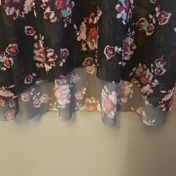 Lane Bryant shirt - black/pink floral short sleeve sheer mesh high/low tunic - Picture 5 of 8